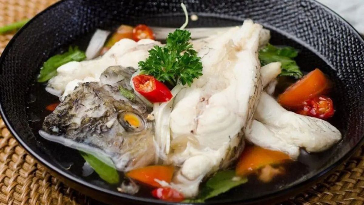 Mbak Lili's Gurame Soup: The Secret Flavor That Makes Cilacap Residents Queue